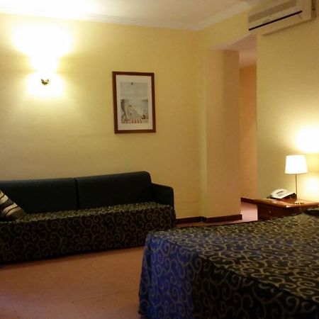 Hotel Villa Ada Pozzallo Buitenkant foto