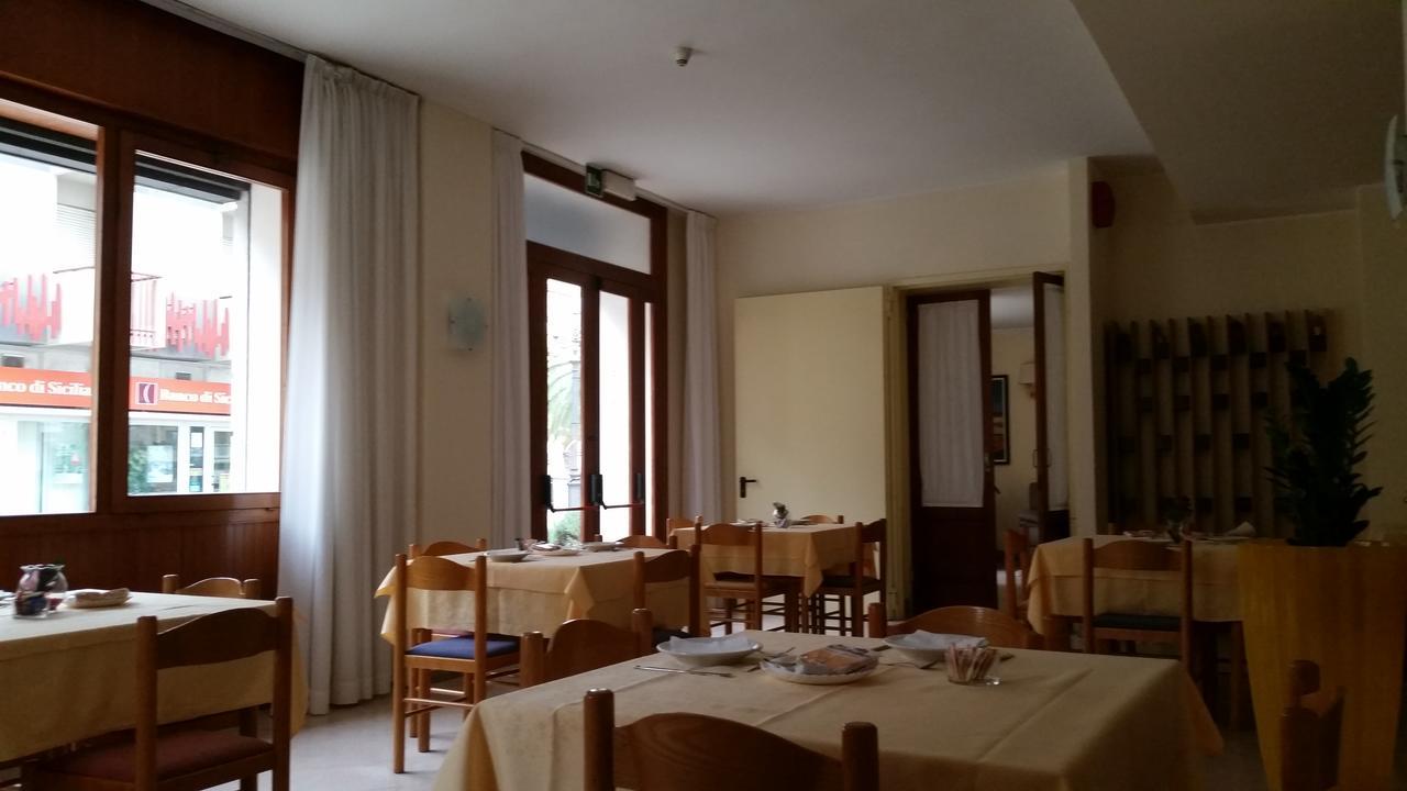 Hotel Villa Ada Pozzallo Buitenkant foto