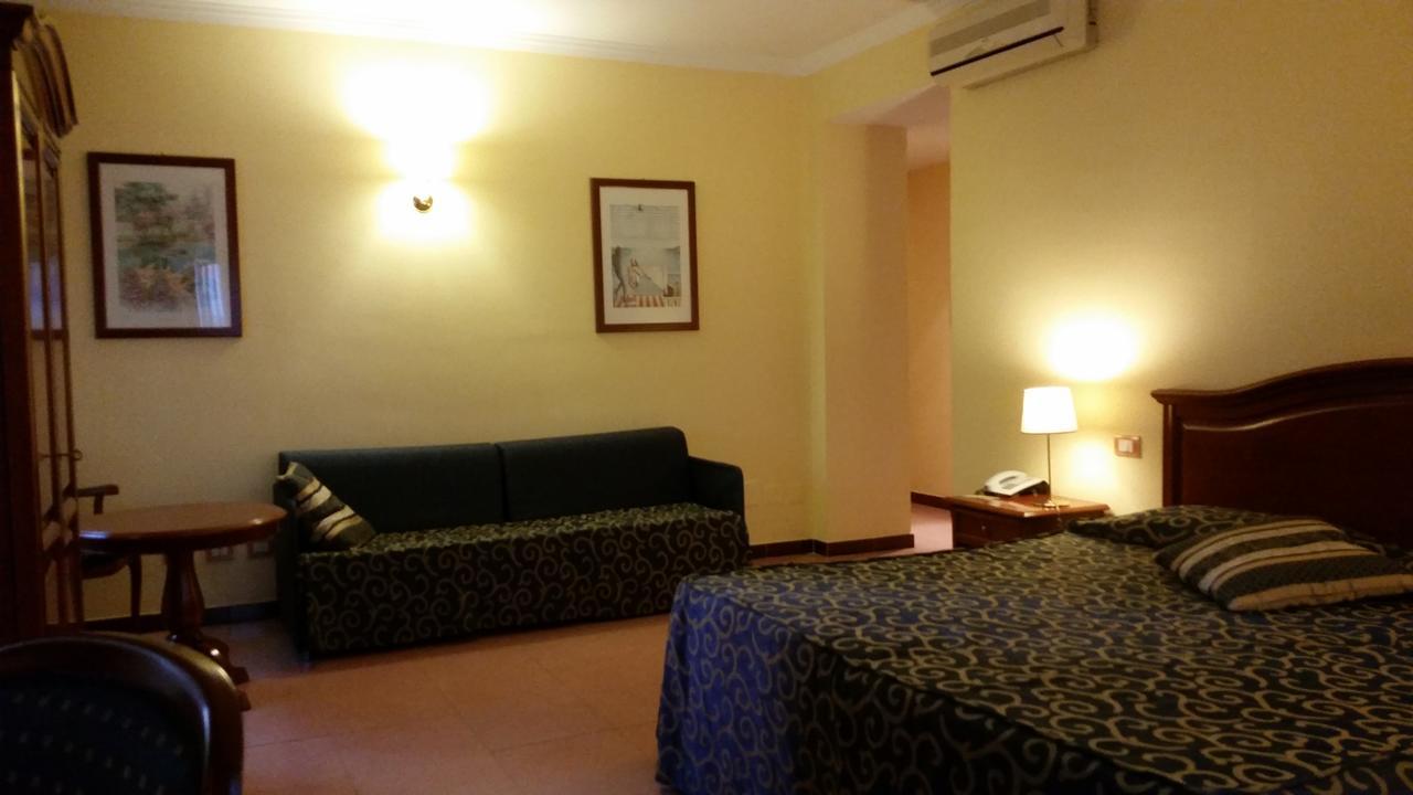 Hotel Villa Ada Pozzallo Buitenkant foto